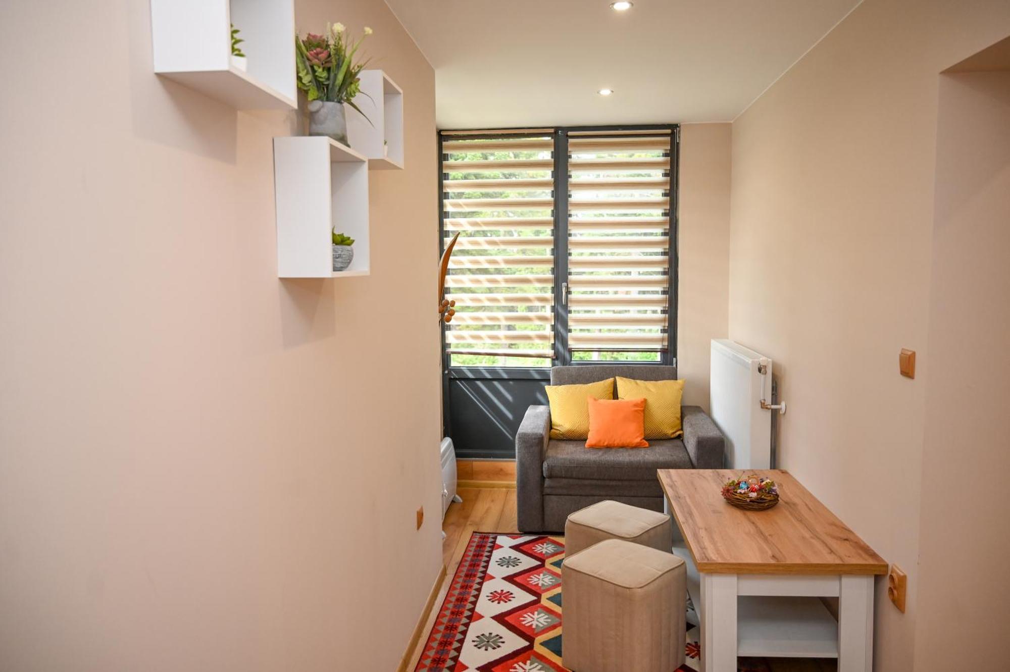 The White Horse Apartment Borowez