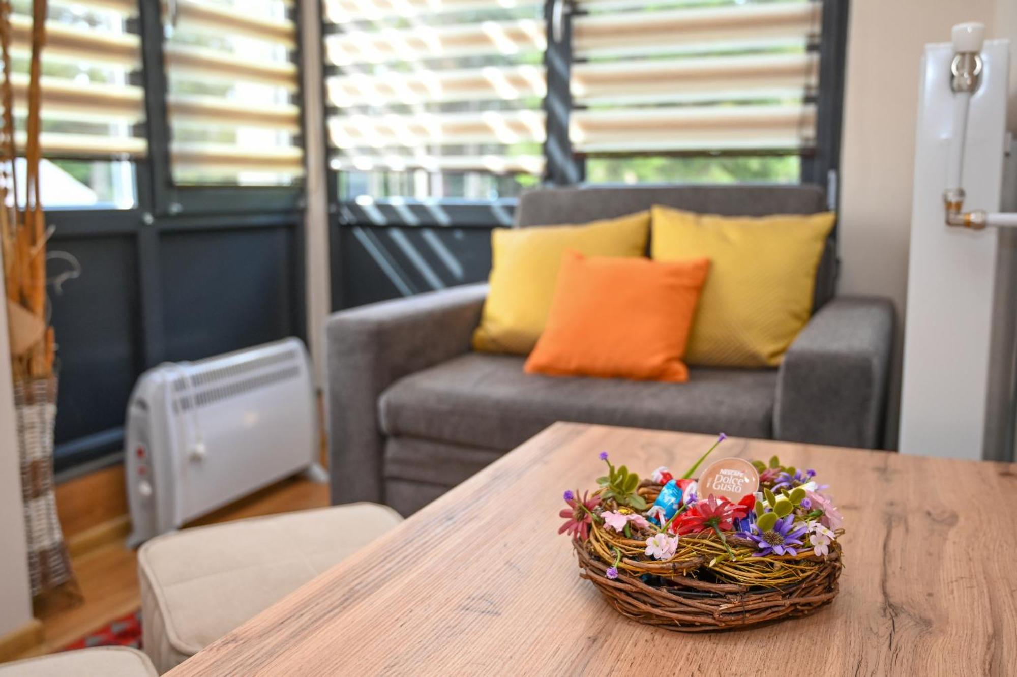 The White Horse Apartment *