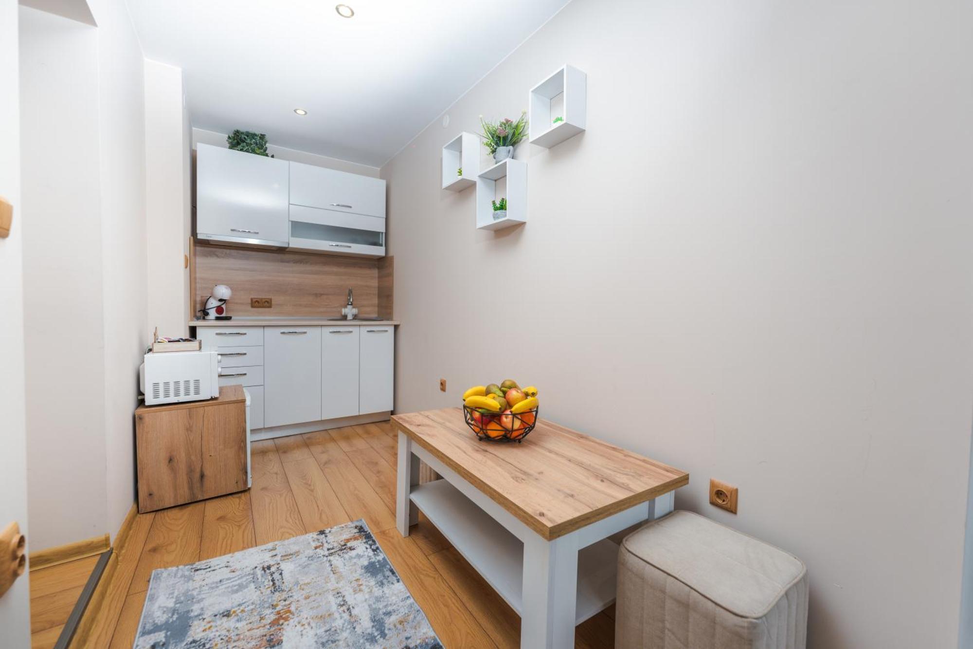 The White Horse Apartment *